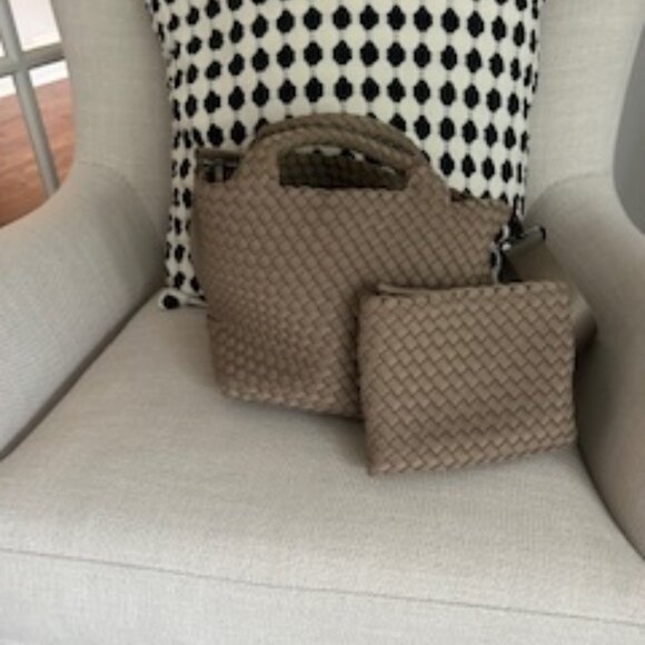 https://naghedinyc.com/products/st-barths-small-tote-cashmere?variant=4015733165 - Picture 1 of 5